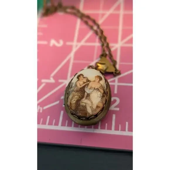 Vintage to Antique Victorian Scene Two Women Ceramic Locket - Picture 10 of 10